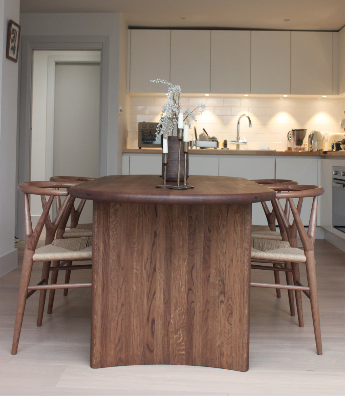 Malvin walnoot eettafel